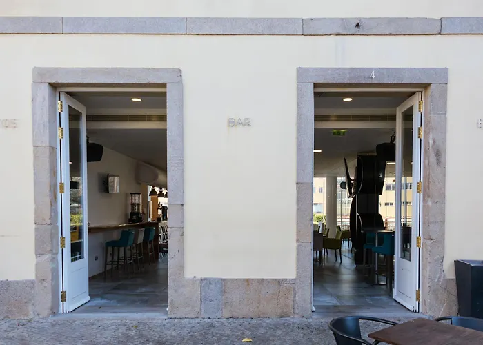 Da Praca * 산타마리아다페이라