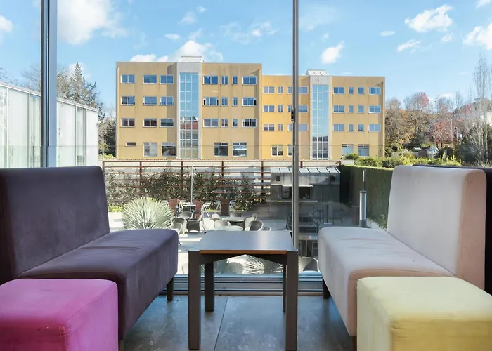 Da Praca Hostal Santa Maria da Feira